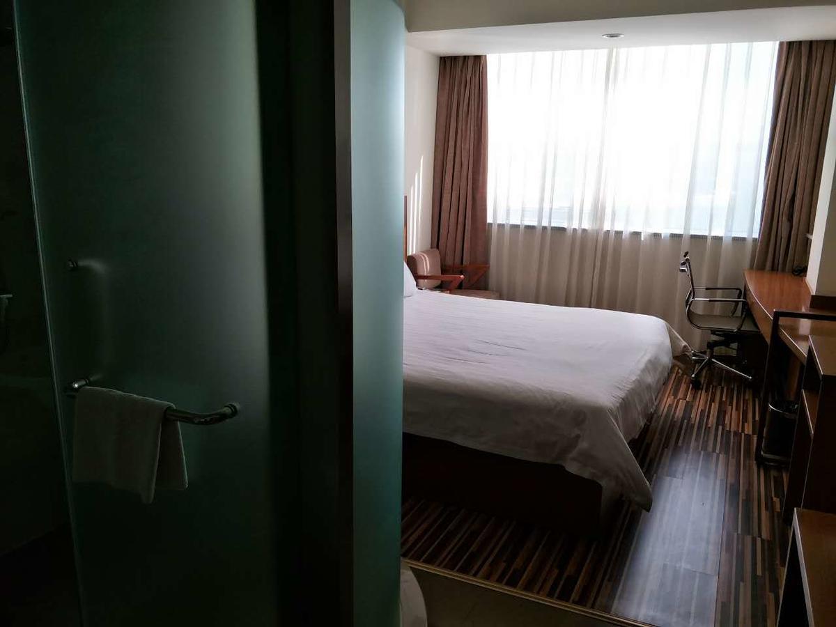 Goldmet Inn Taiyuan Dananamen Bagian luar foto